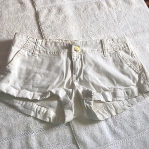 Gently worn Vintage Hollister shorts.  Size 3 26” waist.  White